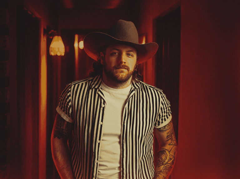 Matt Lang présente son spectacle All Night Longer au Théâtre Lionel-Groulx, à Sainte-Thérèse.