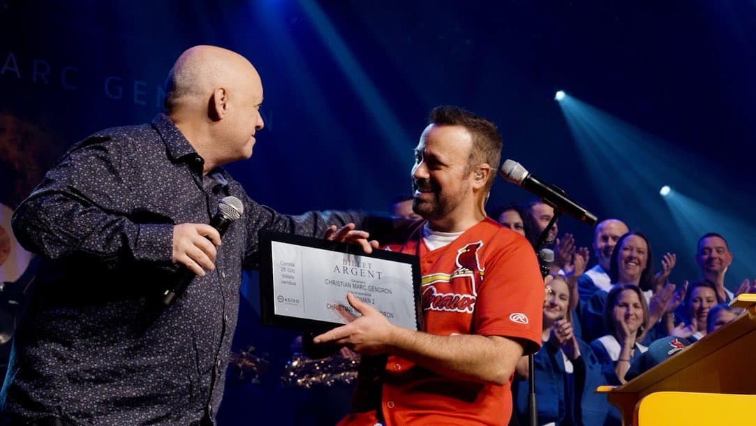 Christian Marc Gendron est récompensé par l'ADISQ pour les 25 000 billets vendus de Piano Man 2