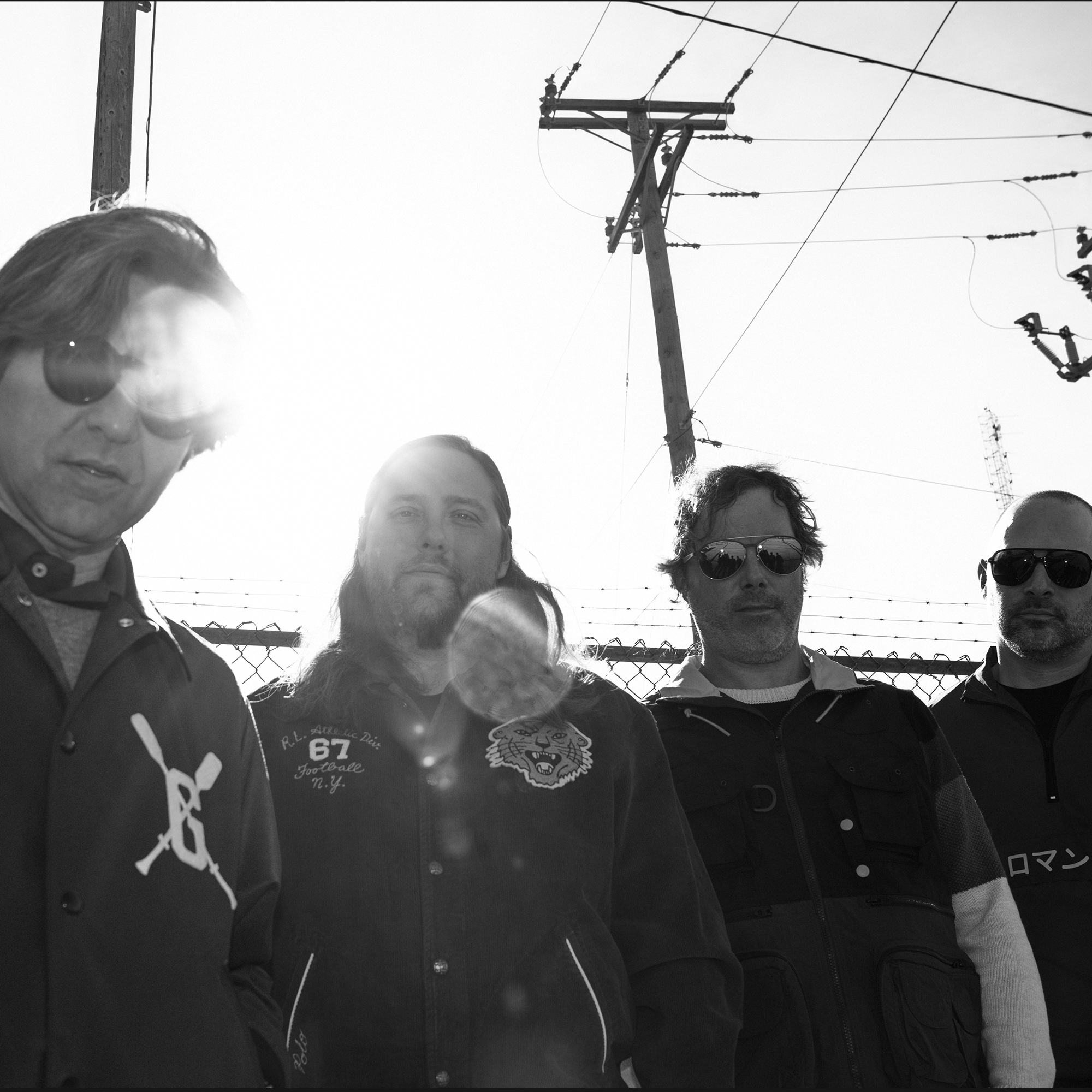 Les quatre membres des Trois Accords offrent leur nouvelles chansons