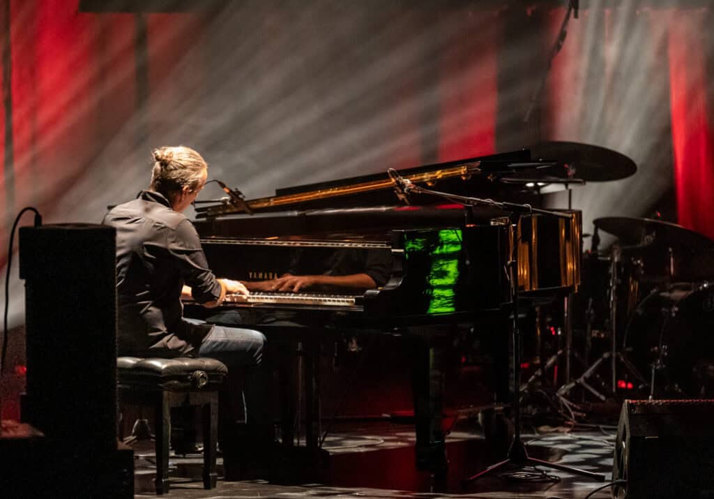 Pianiste en spectacle sur la Rive-Nord lors du lancement de saison d'Odyscène