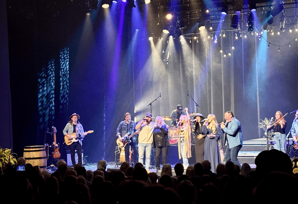Spectacle bénéfice 2025 de Odyscène sous le thème de soirée country